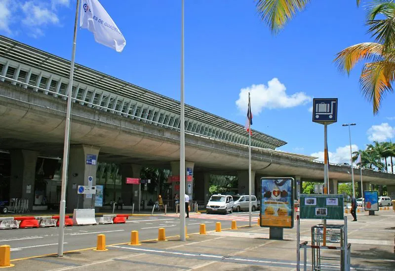 Airport Guadeloupe Pôle-Caraïbes Airport - main facade